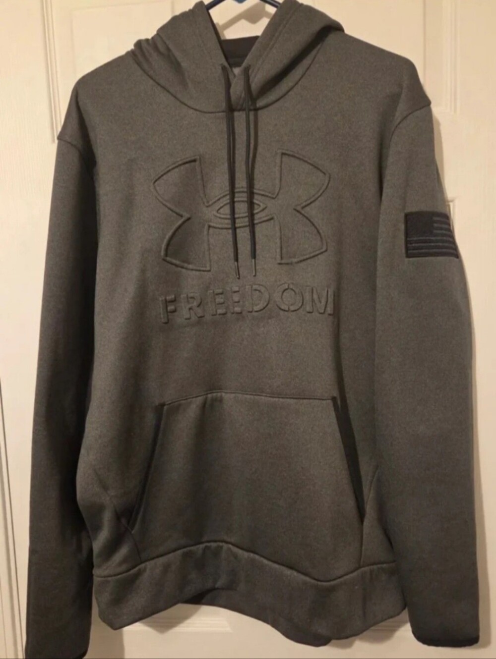 Under Armour Mens Large Freedom Embossed Hoodie Gray American Flag Patch 1368585